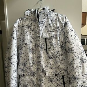 Attic queen snowboard jacket